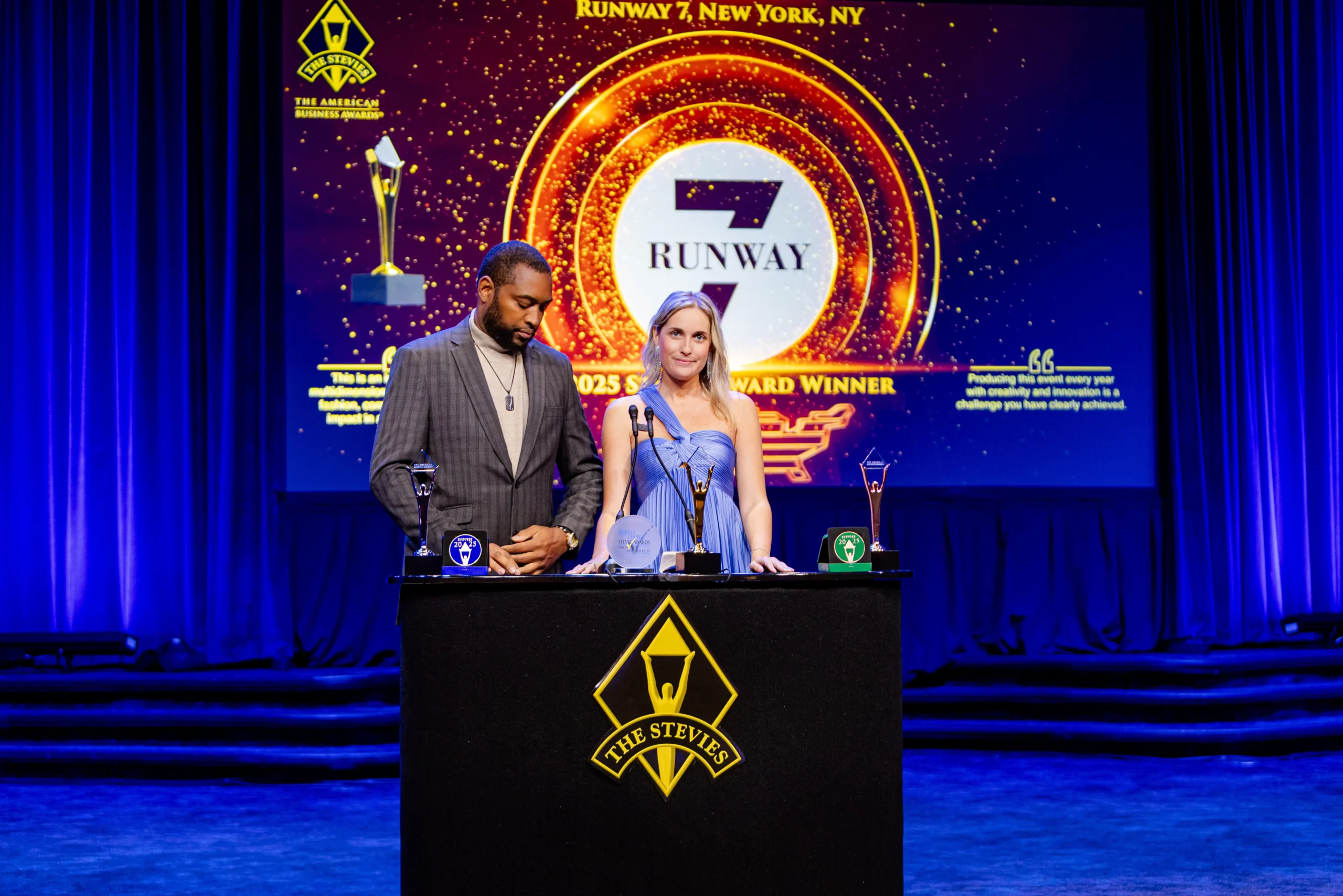 Christina y Rob at the Stevie Awards 2026